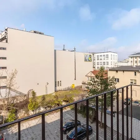 Faltom 7 Centrum Abrahama Parking